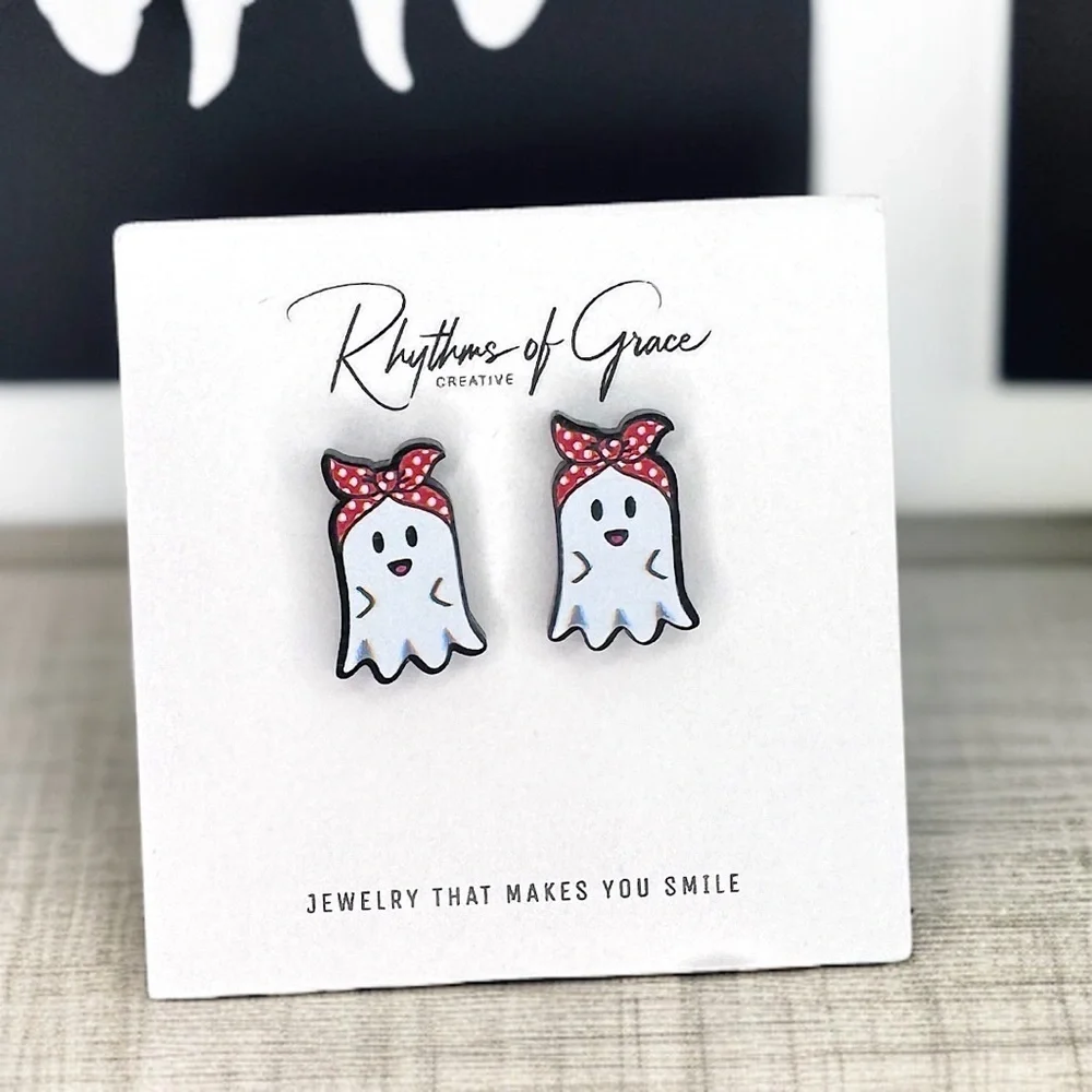 Spooktacular Retro Ghost Stud Earrings 👻 NWT Halloween Accessories